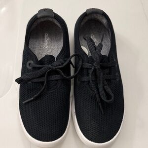 Allbirds women’s Black Knit Sneakers with White Sole